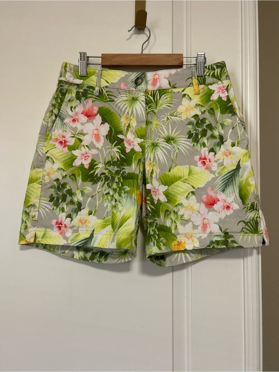 Tommy Bahama Pants - 🌺🌼🌸Tommy Bahama Hawaiian  Tropical Floral Bermuda Shorts 🌸🌼🌺